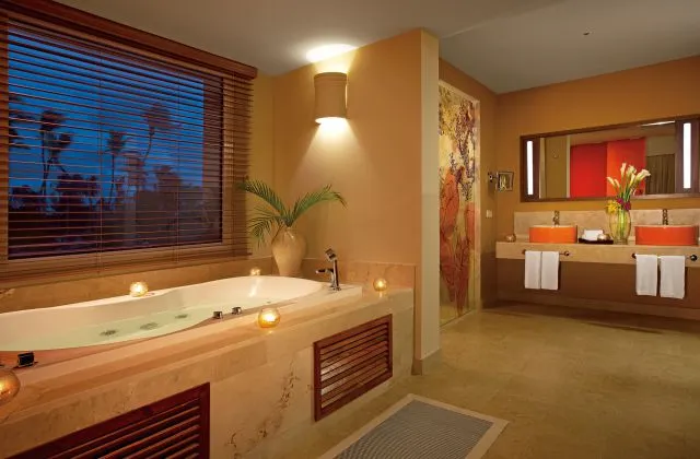 Hotel Breathless Punta Cana Master Suite bano